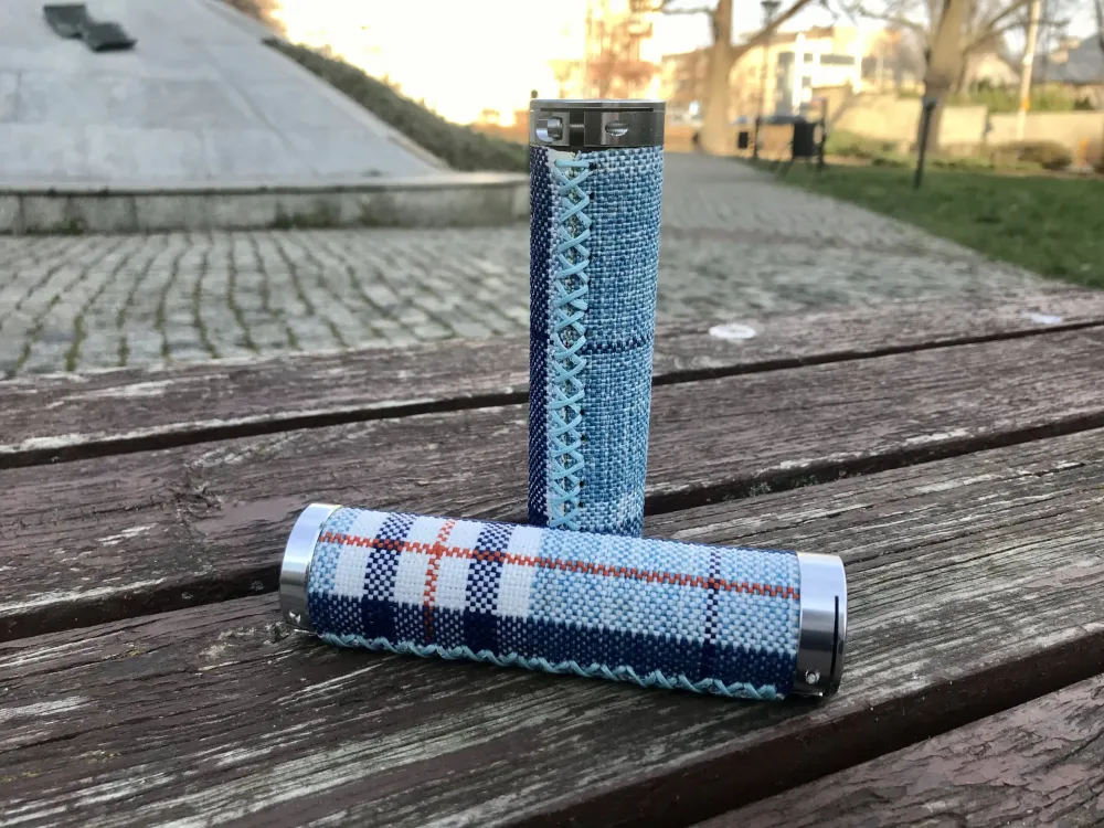 Gripy BRN - niebieska krata