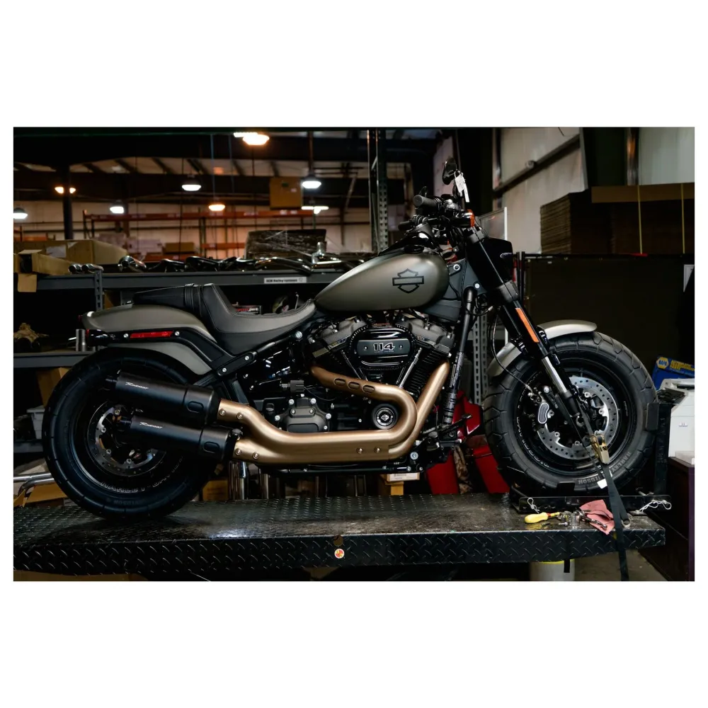 Czarne tłumiki wsuwane Rinehart 4,5" Fat Bob do Harleya