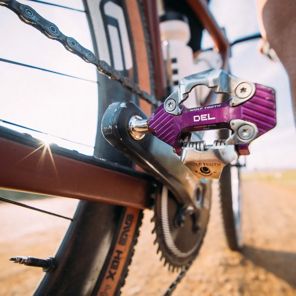 Fioletowe pedały zatrzaskowe WOLF TOOTH DEL GRAVEL RACE