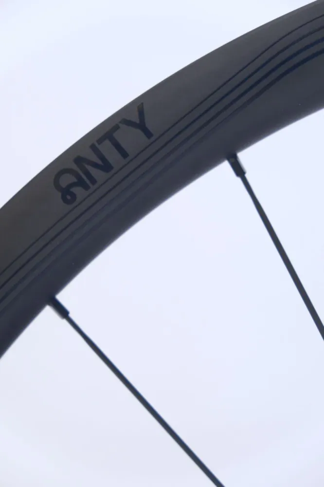 Koł Anty Gravel Carbon Straight Pull